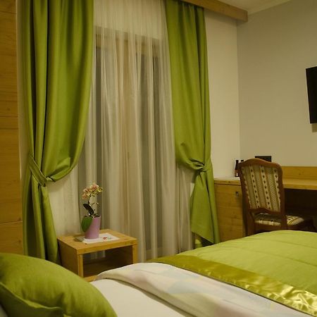 Guest House Gostisce Jutrisa Rogatec Exterior photo
