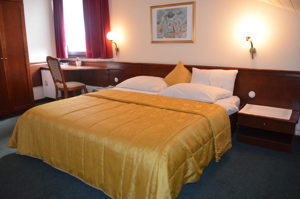 Guest House Gostisce Jutrisa Rogatec Exterior photo