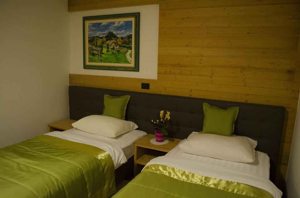 Guest House Gostisce Jutrisa Rogatec Exterior photo